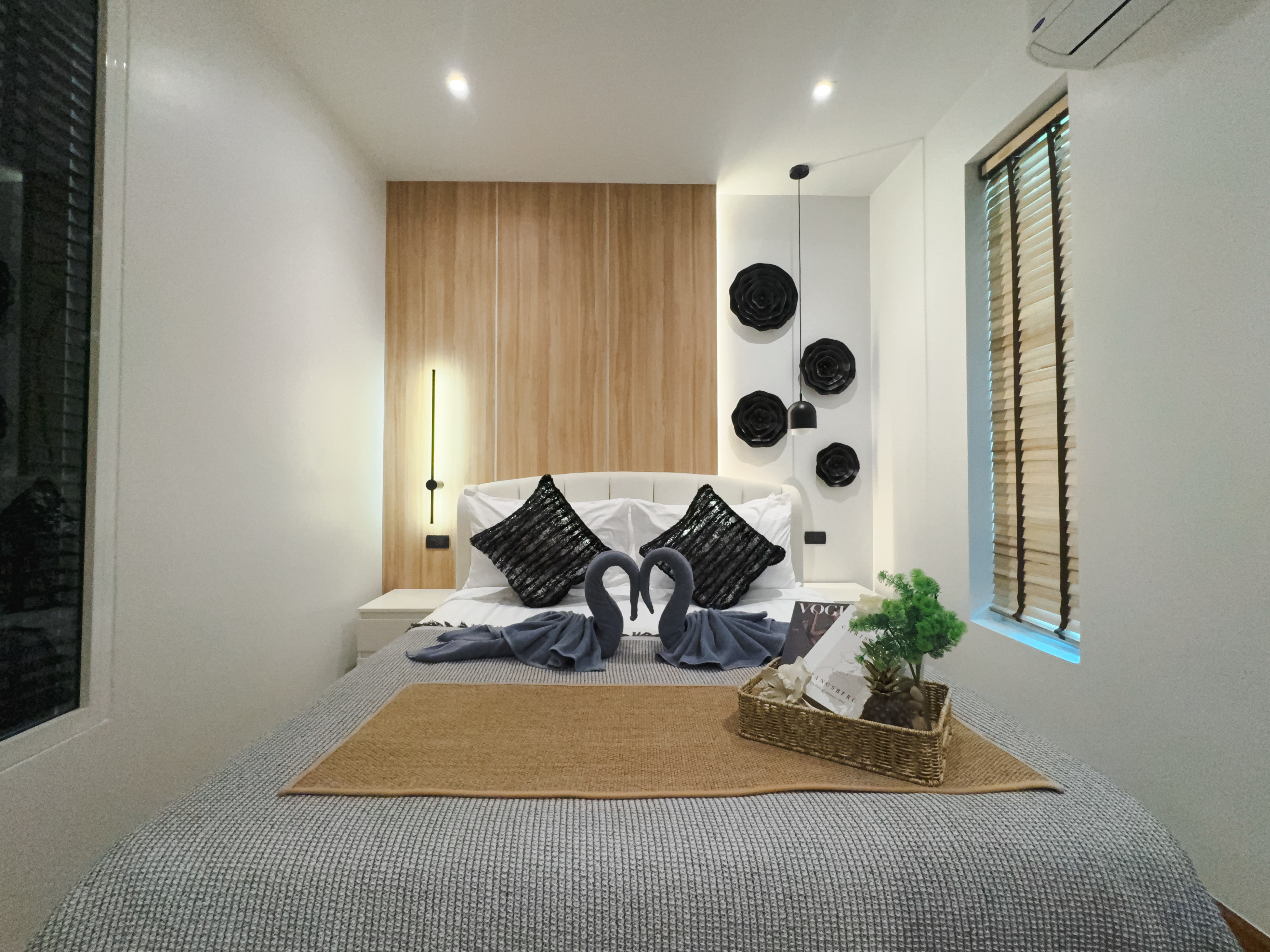Khanthasia Eden Hill 65