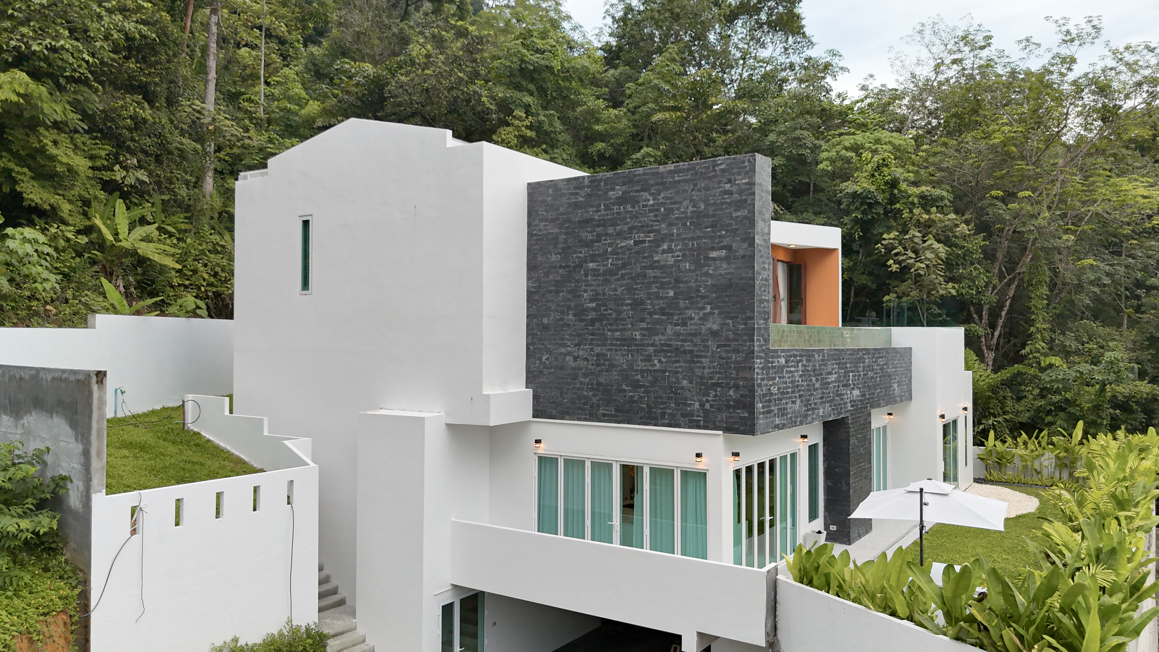 Khanthasia Eden Hill 47