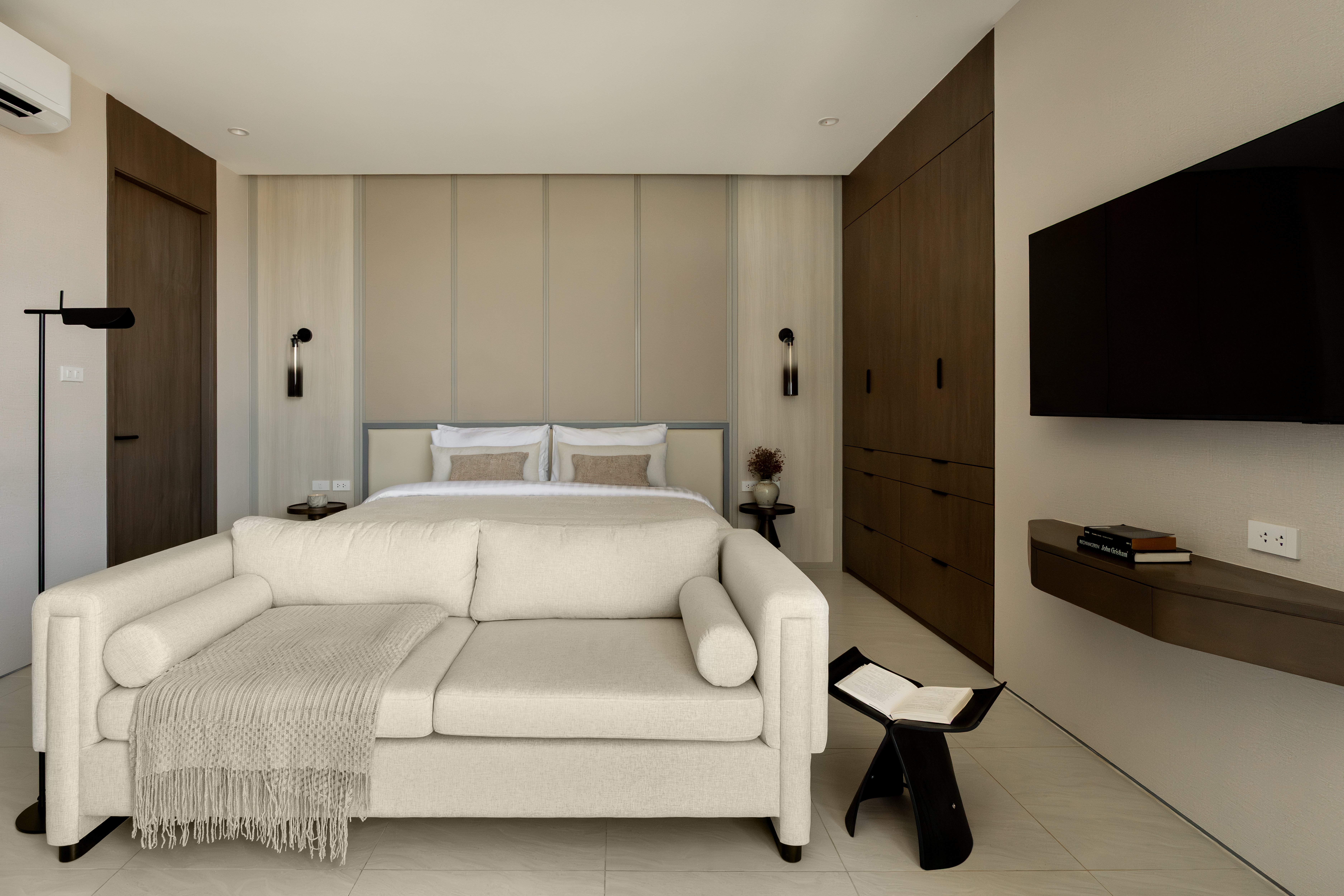AXIS Luxury Villa 32