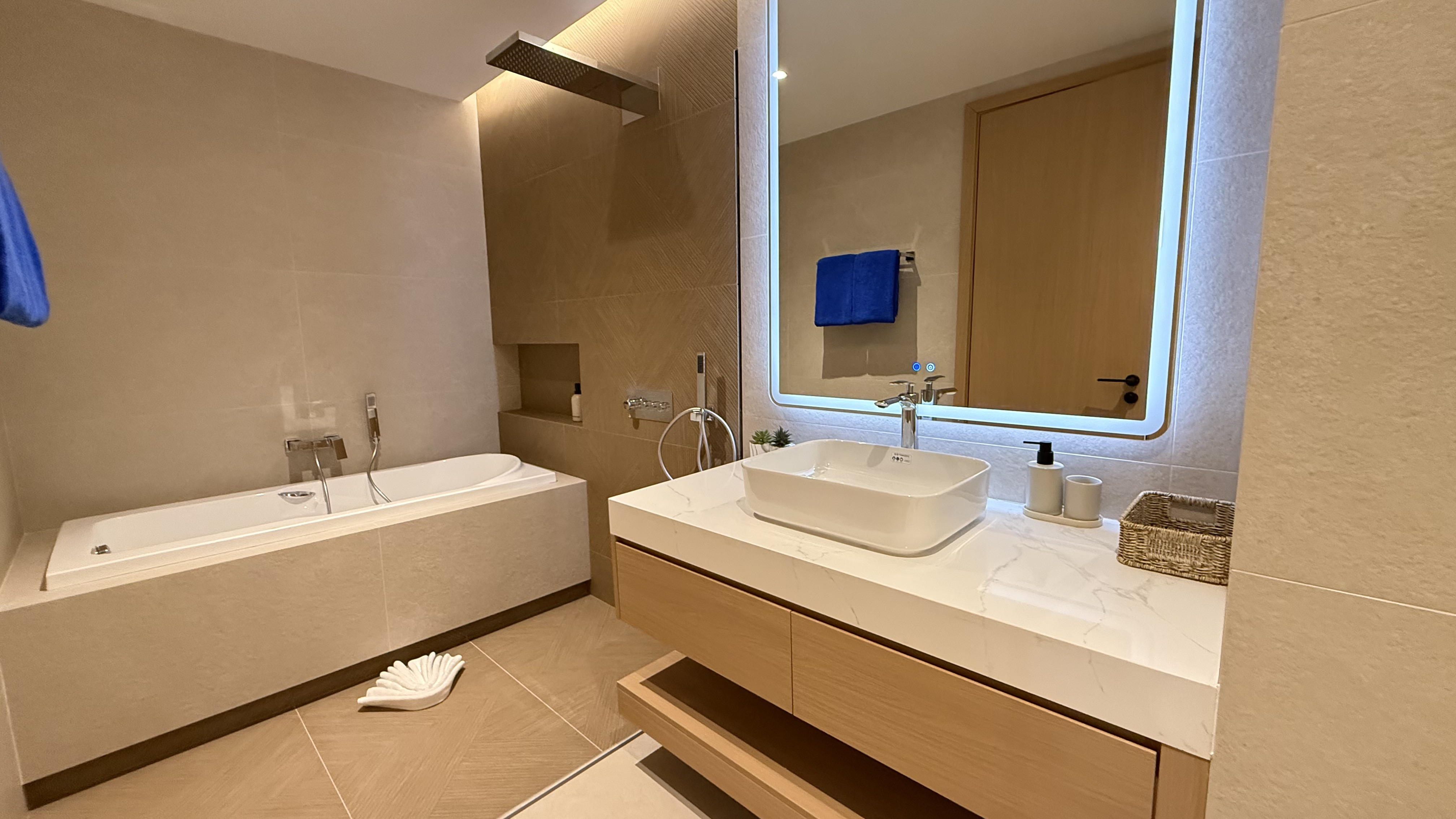 Surin Top Condominium 17